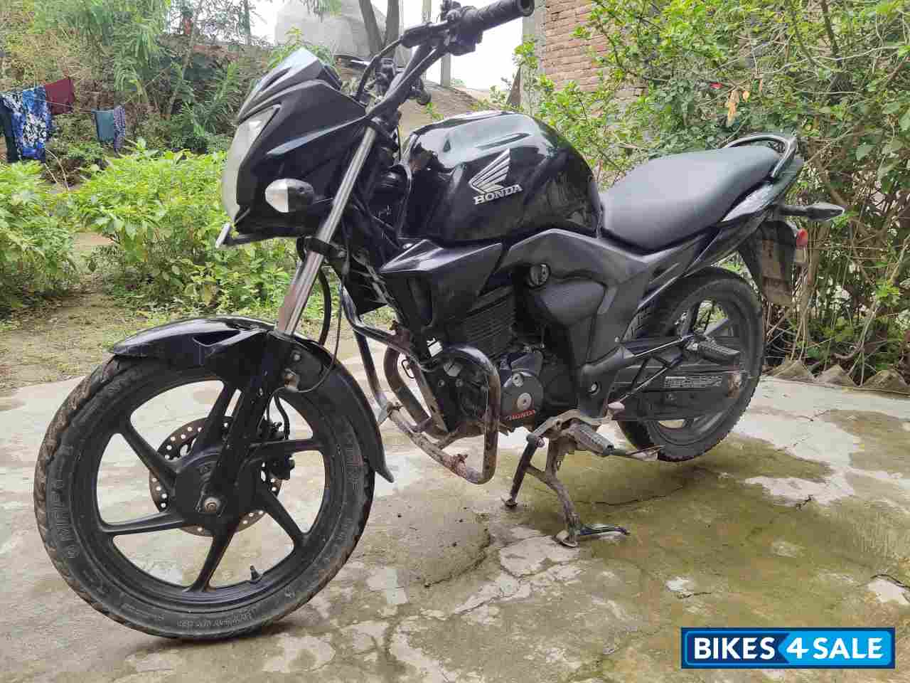 Black Honda CB Trigger