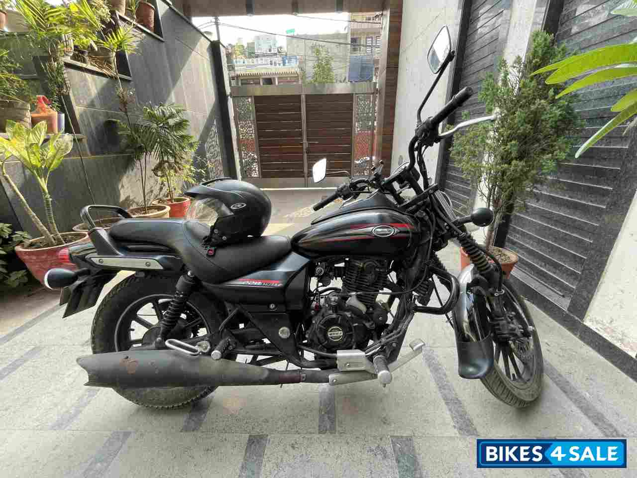 Bajaj Avenger Street 220