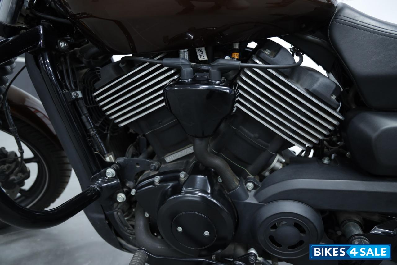 Brown Harley Davidson Street 750