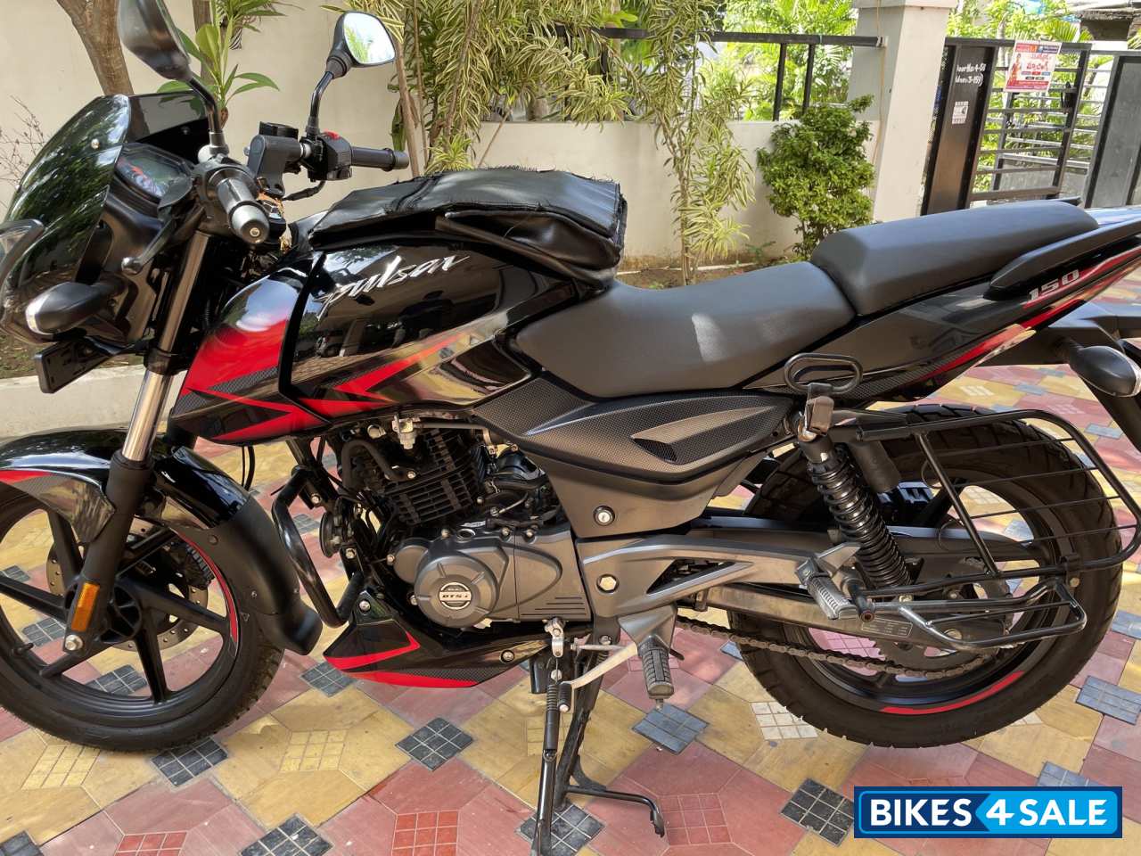Black & Red Bajaj Pulsar 150 Twin Disc