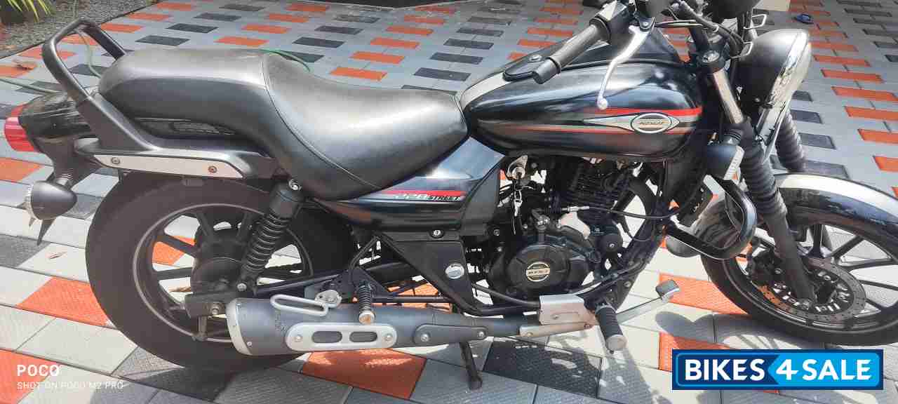 Bajaj Avenger Street 220