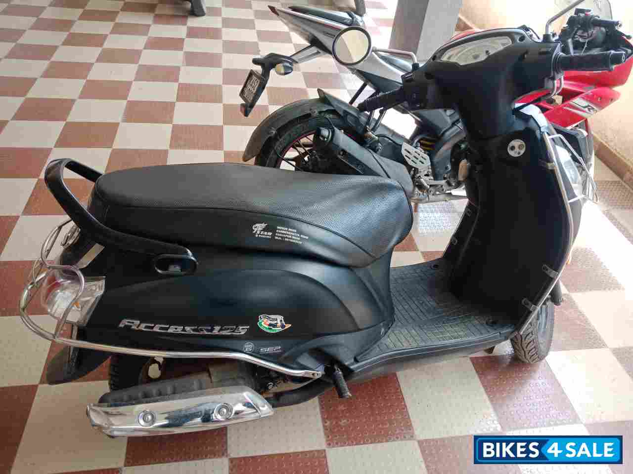 Metallic Matt Black Suzuki Access 125 Special Edition BS6