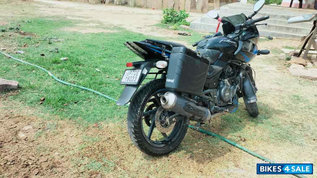 Bajaj  Pulser 220F