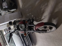 Red Bajaj Avenger 220 DTS-i