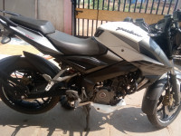 White Bajaj Pulsar 200 NS