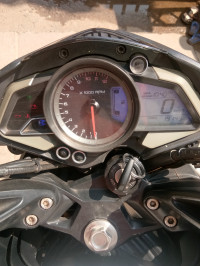 White Bajaj Pulsar 200 NS