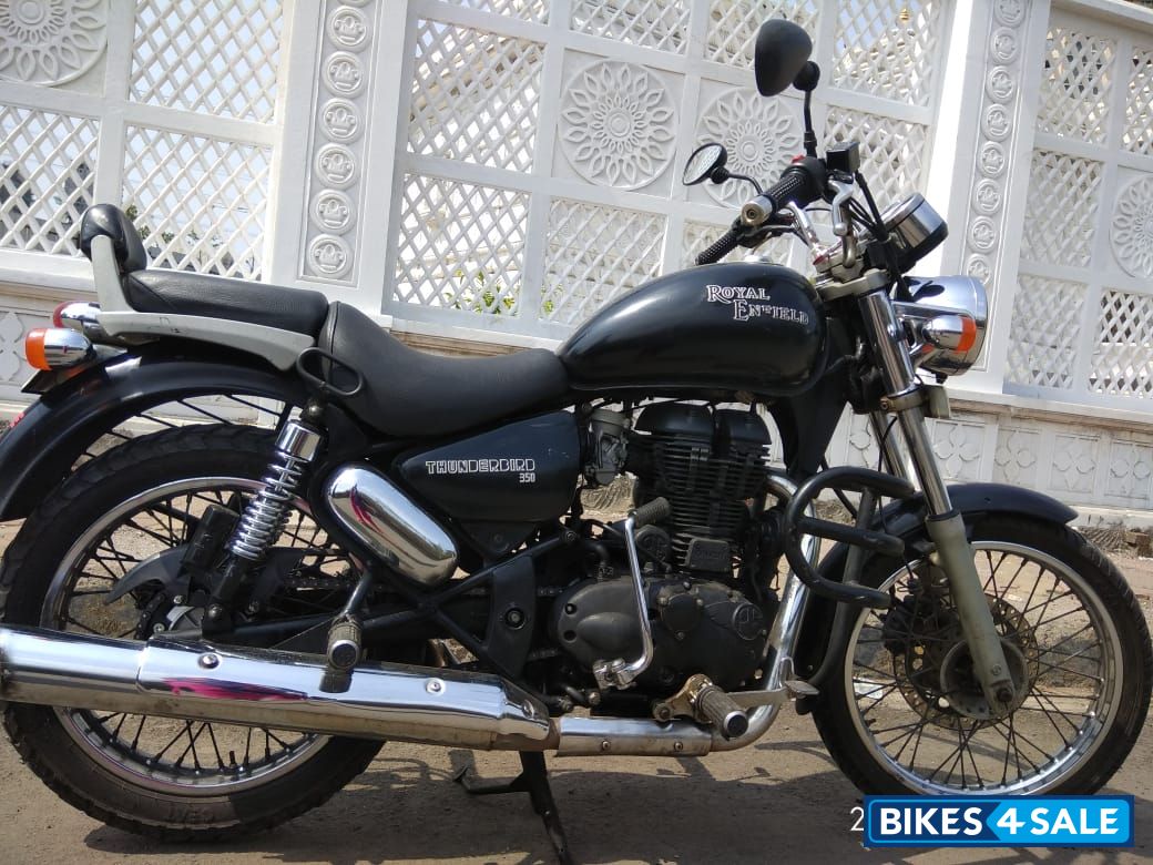 Black Royal Enfield Thunderbird 350