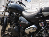Black Royal Enfield Thunderbird 350