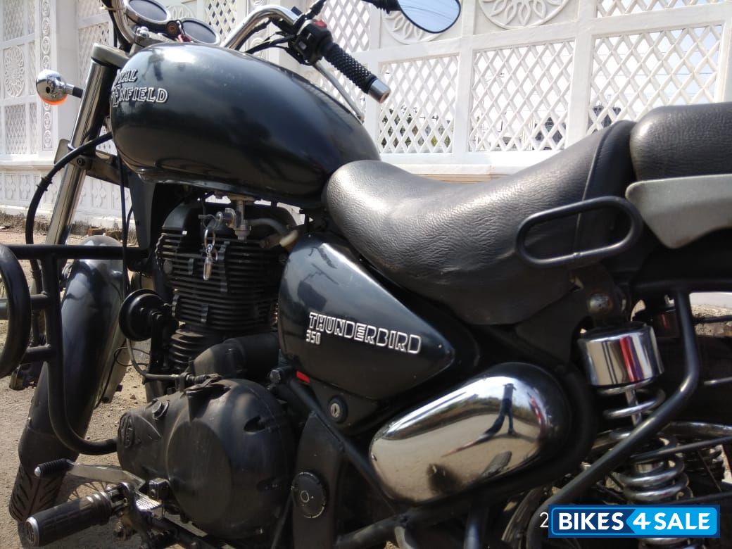 Black Royal Enfield Thunderbird 350 Black Royal Enfield Thunderbird 350