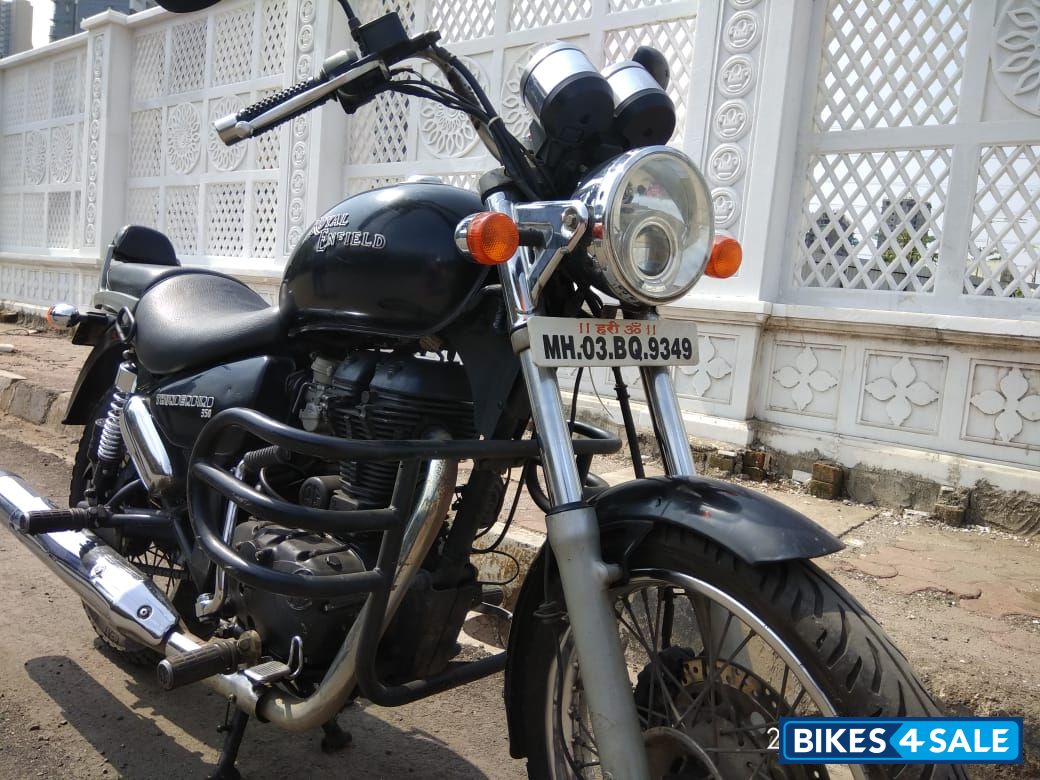 Black Royal Enfield Thunderbird 350 Black Royal Enfield Thunderbird 350