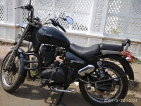 Black Royal Enfield Thunderbird 350