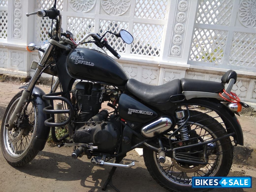 Black Royal Enfield Thunderbird 350 Black Royal Enfield Thunderbird 350