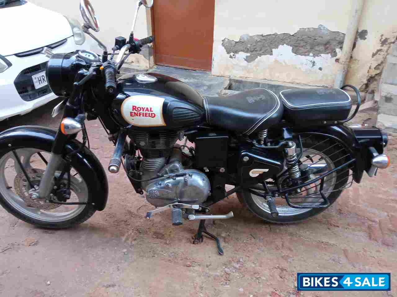 Black Royal Enfield Classic 350
