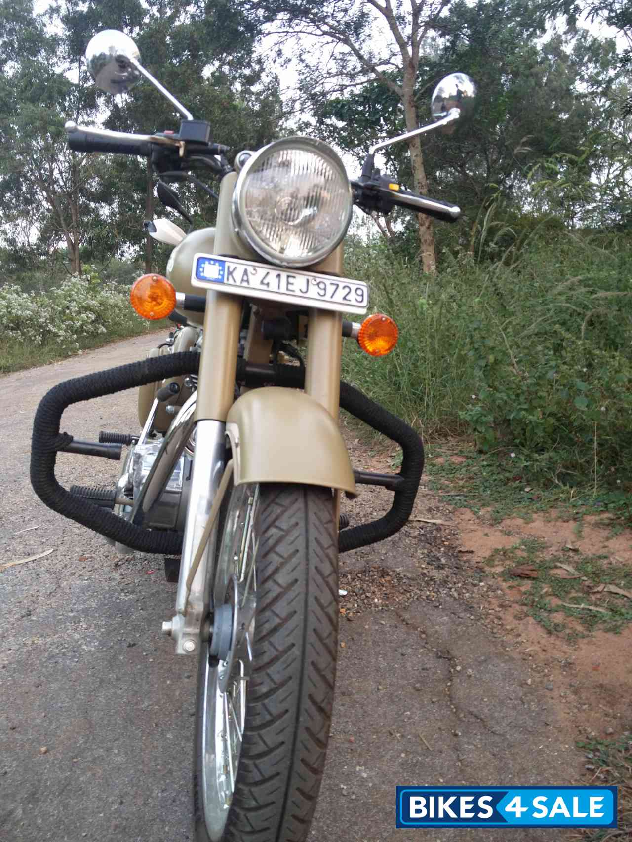 Desert Storm Royal Enfield Classic Desert Storm