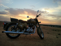 Desert Storm Royal Enfield Classic Desert Storm