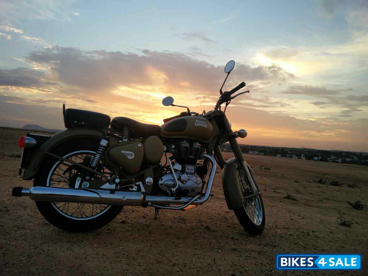 Desert Storm Royal Enfield Classic Desert Storm