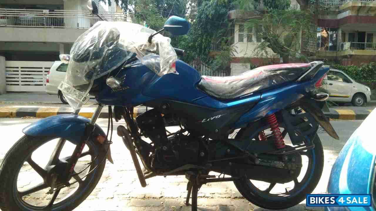 Blue Honda Livo 110