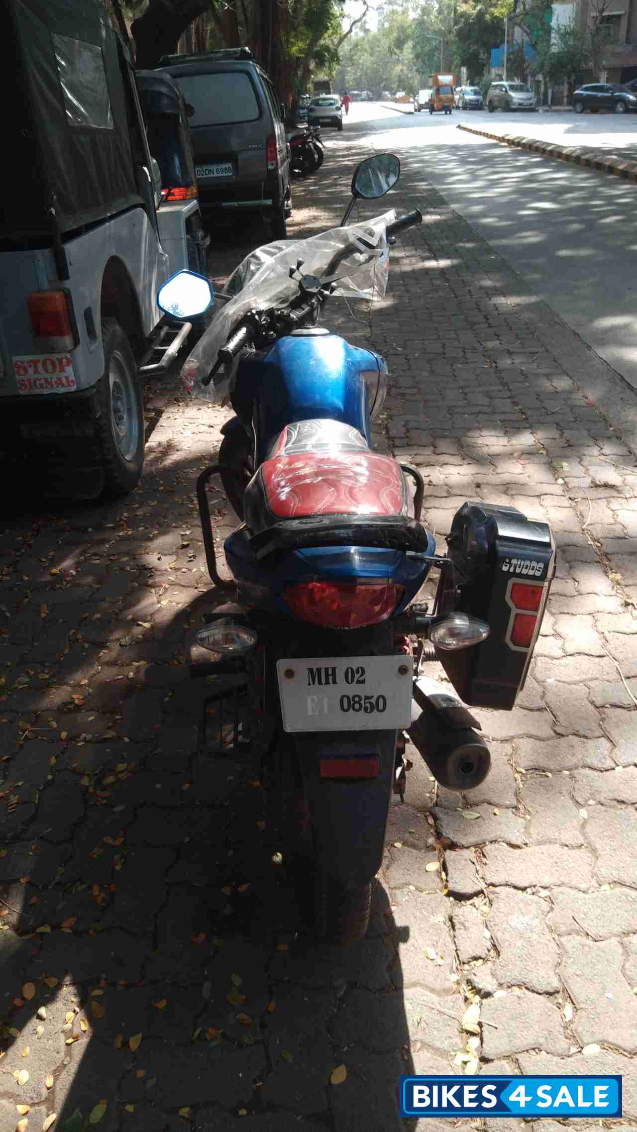 Blue Honda Livo 110