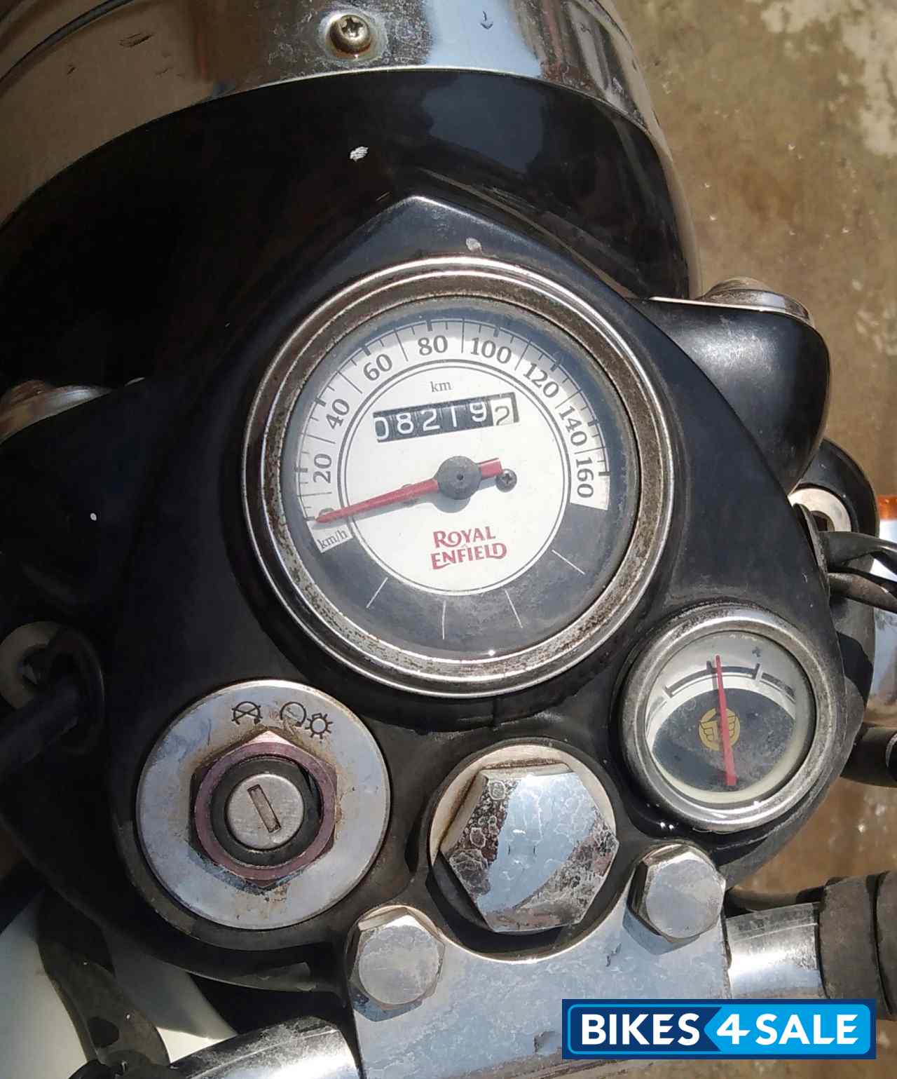 Ash White Royal Enfield Classic 350 Ash White Royal Enfield Classic 350