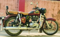 Chestnut Royal Enfield Classic 350