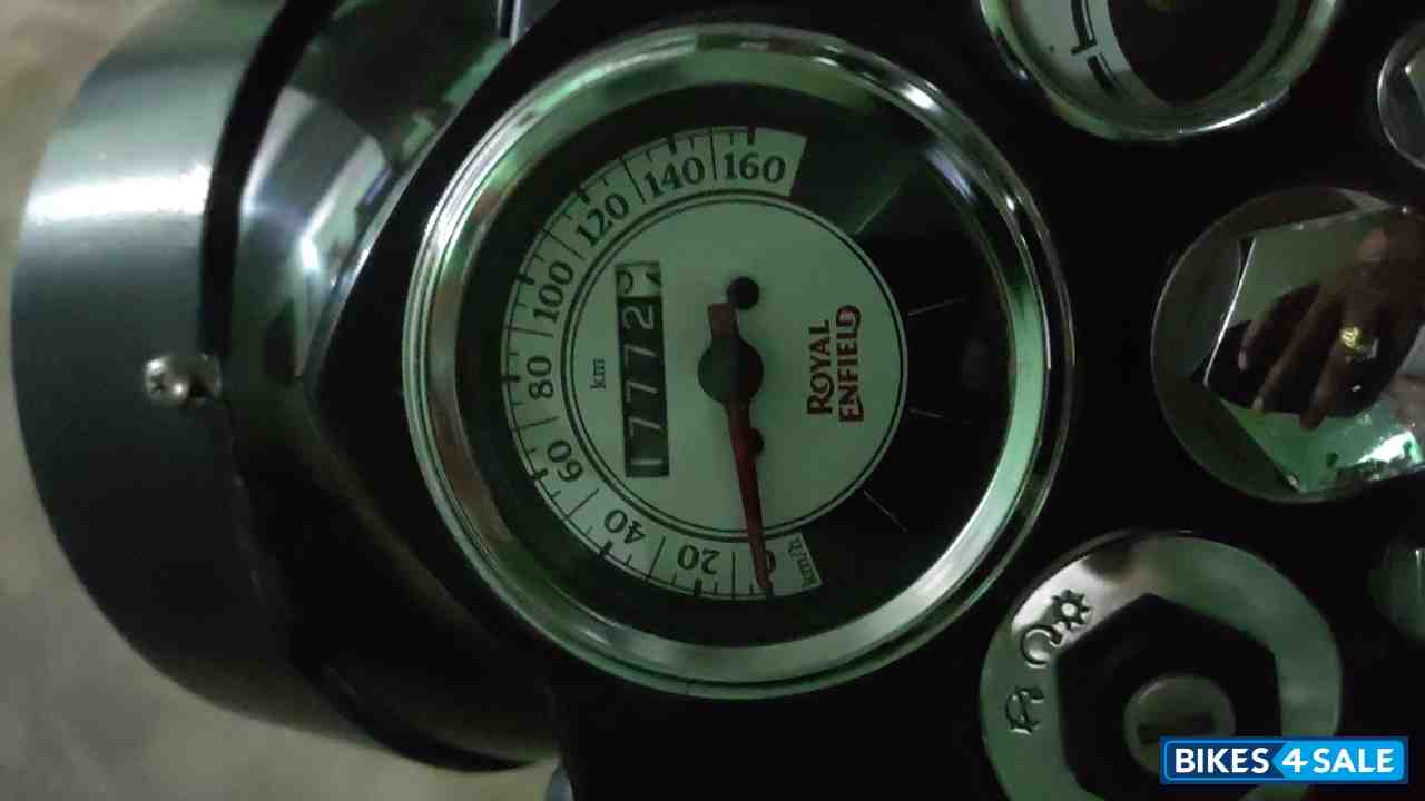 Chestnut Royal Enfield Classic 350