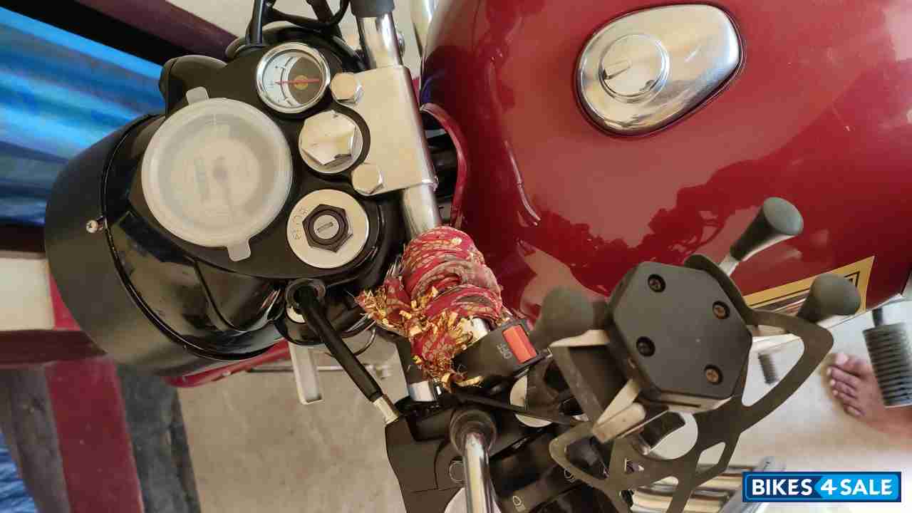 Chestnut Royal Enfield Classic 350