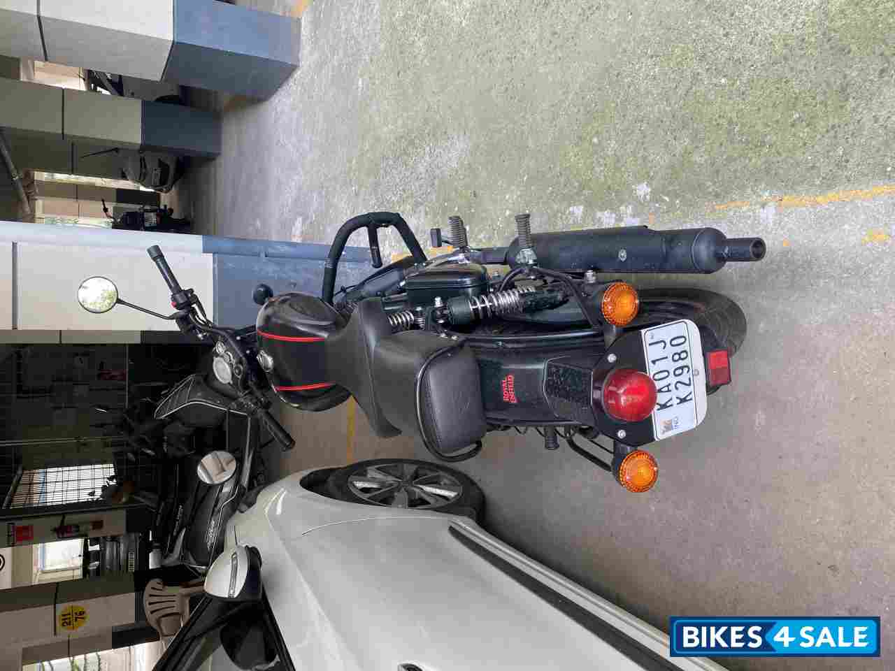 Royal Enfield Classic Stealth Black