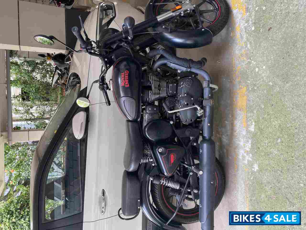Royal Enfield Classic Stealth Black
