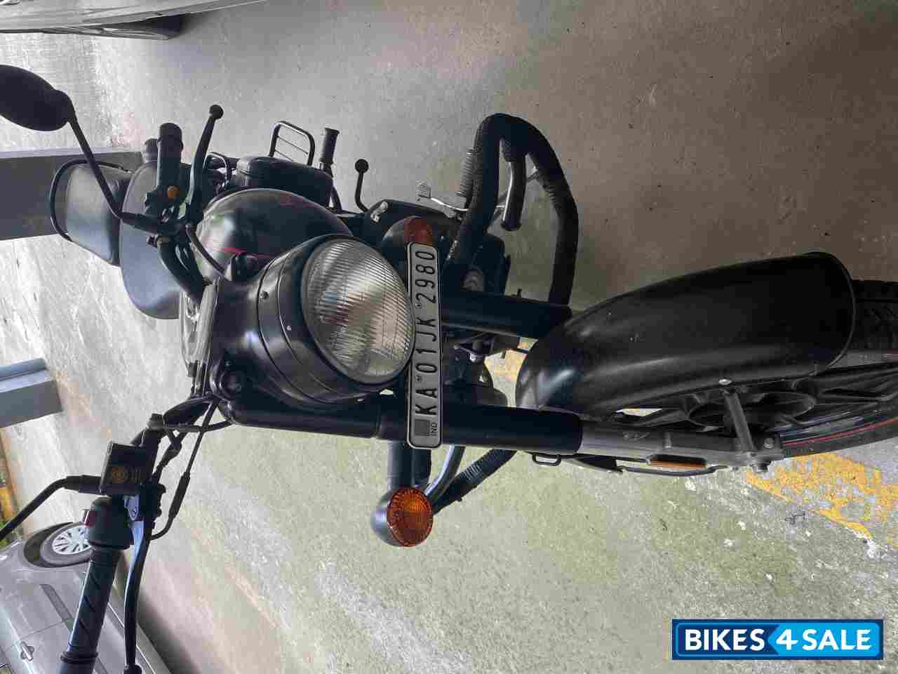 Royal Enfield Classic Stealth Black