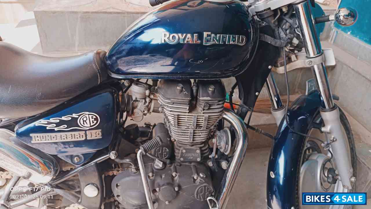 Dark Blue Royal Enfield Thunderbird 350 Dark Blue Royal Enfield Thunderbird 350