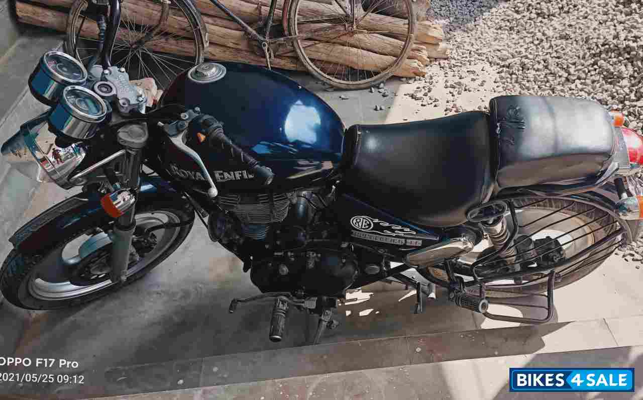 Dark Blue Royal Enfield Thunderbird 350 Dark Blue Royal Enfield Thunderbird 350