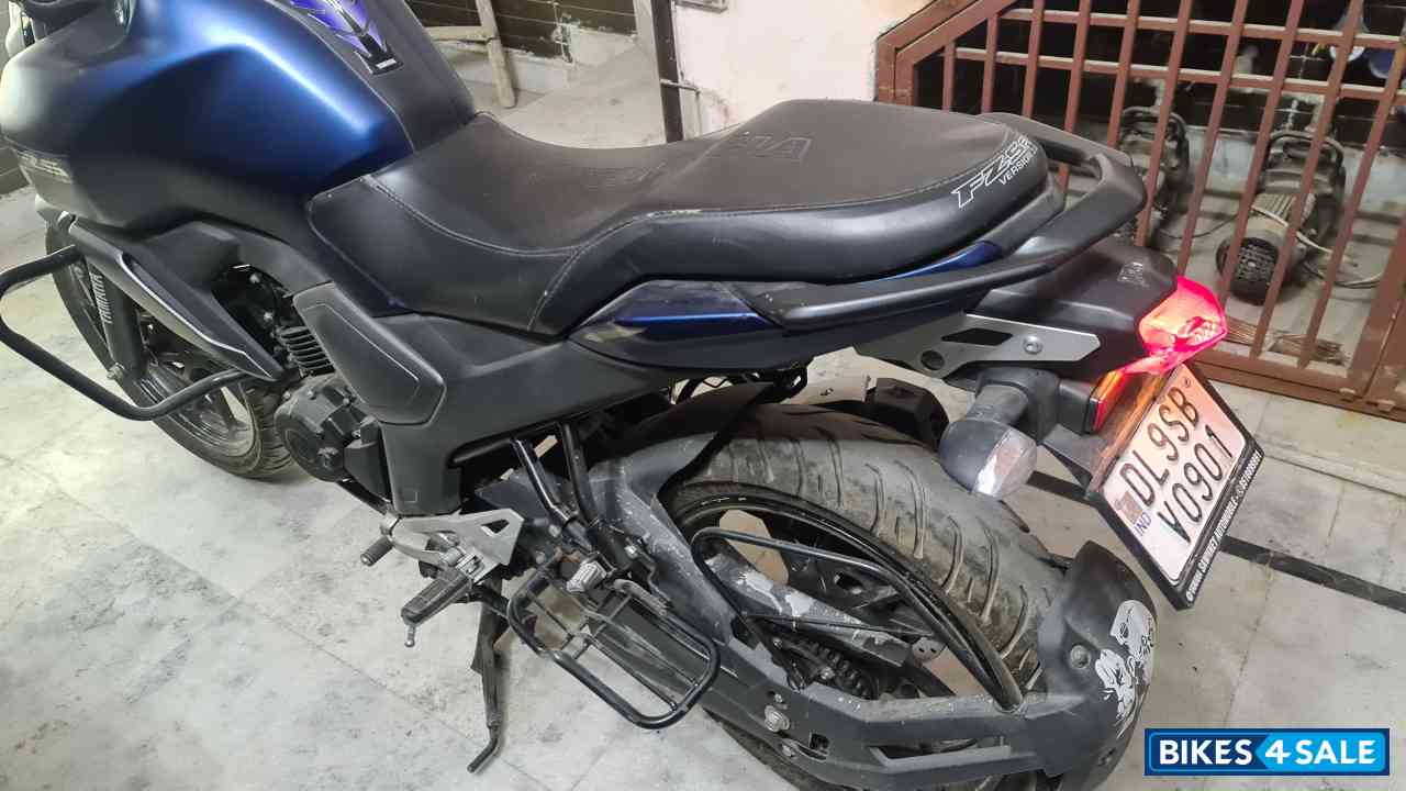 Blue Yamaha FZ-S FI V3