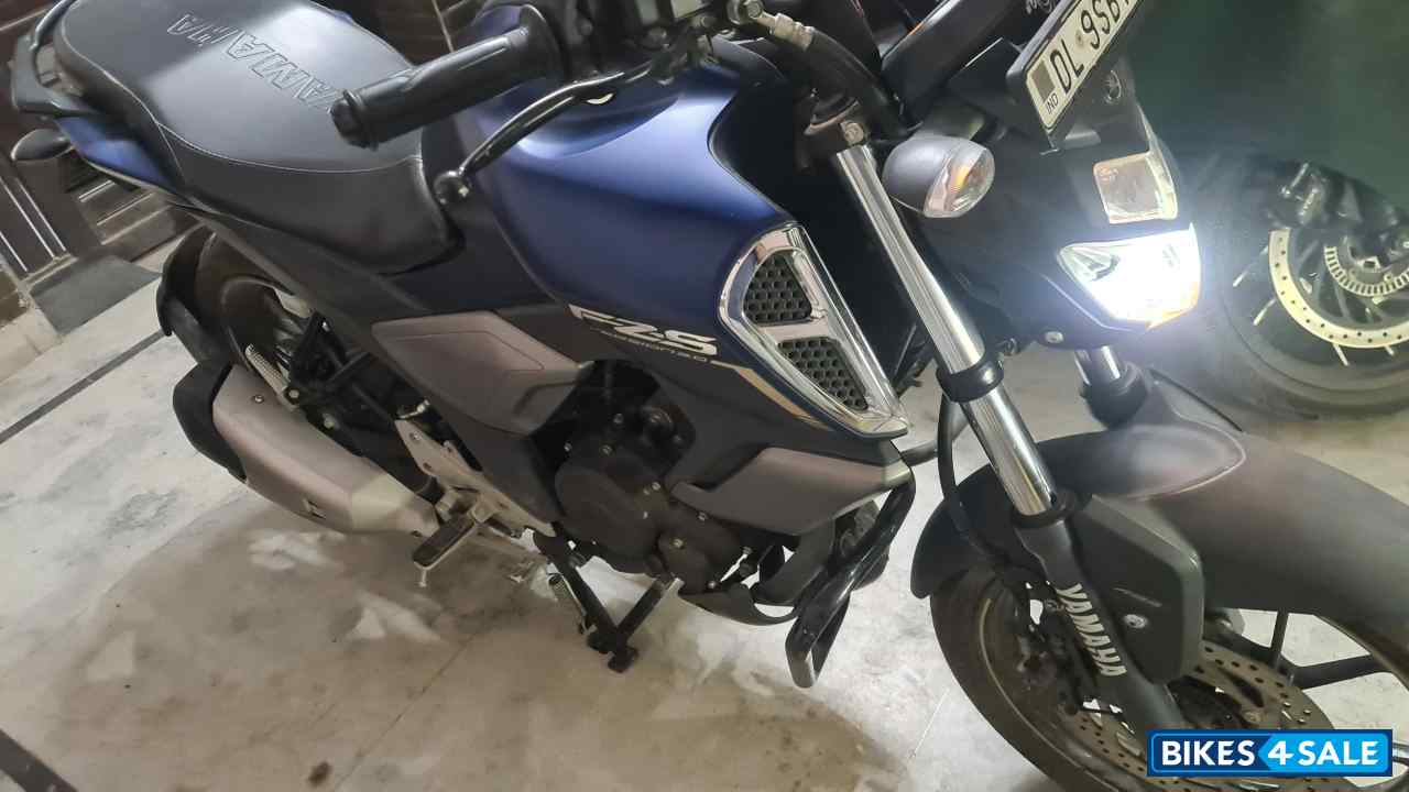 Blue Yamaha FZ-S FI V3