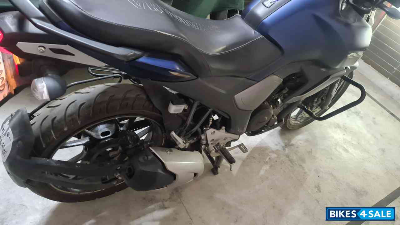 Blue Yamaha FZ-S FI V3