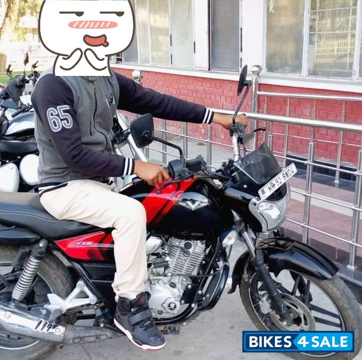 Bajaj V15