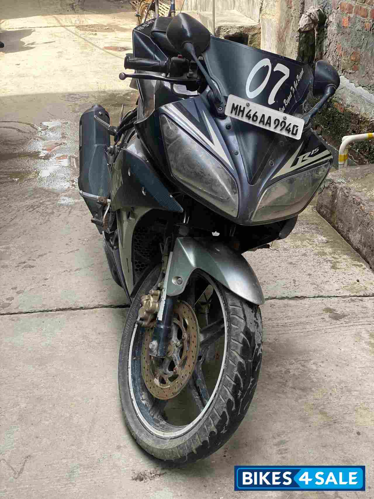 Grey Yamaha YZF R15 V2