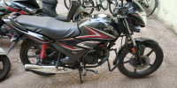 Red Honda Shine BS6