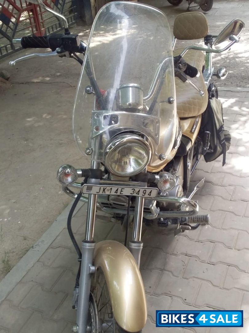 Golden Beige Bajaj Avenger Cruise 220
