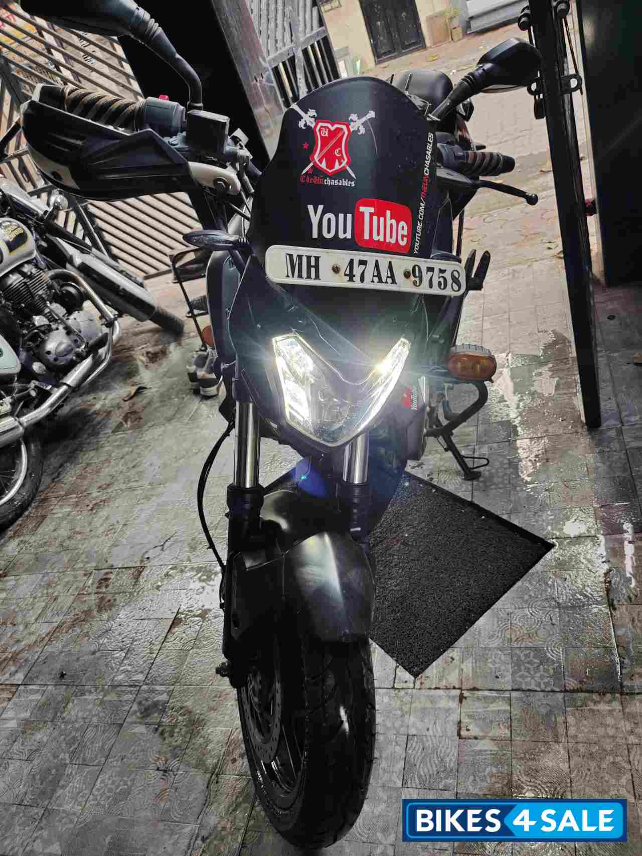 Bajaj Dominar 400