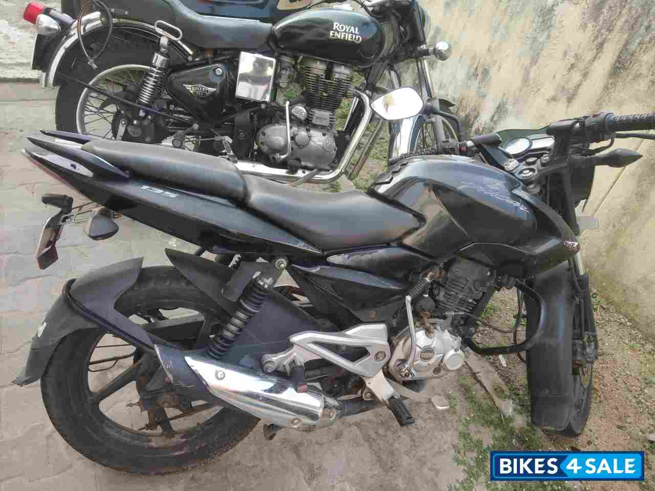 Black Bajaj Pulsar 135LS
