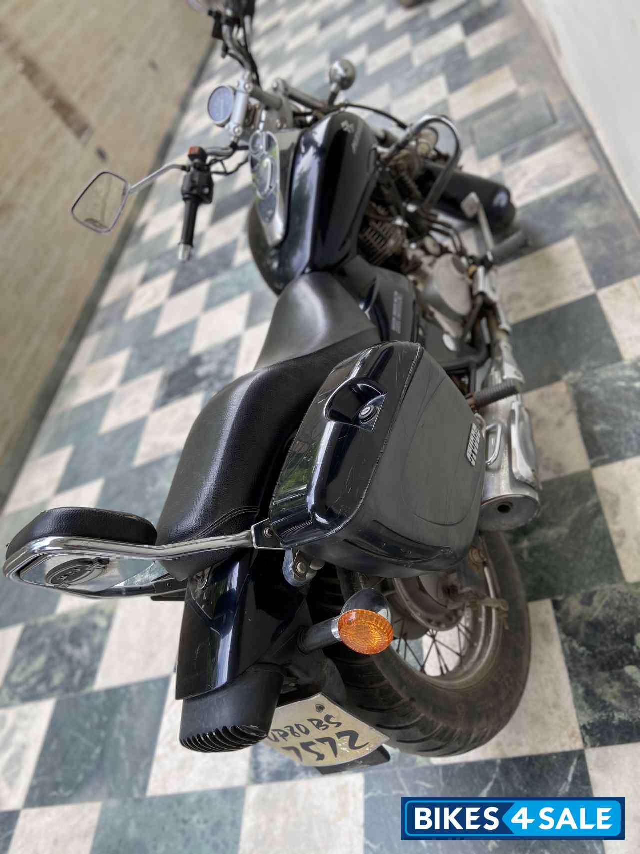 Bajaj Avenger 220 DTS-i