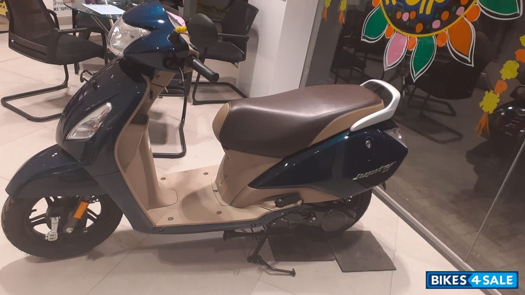 Blue TVS Jupiter ZX BS6