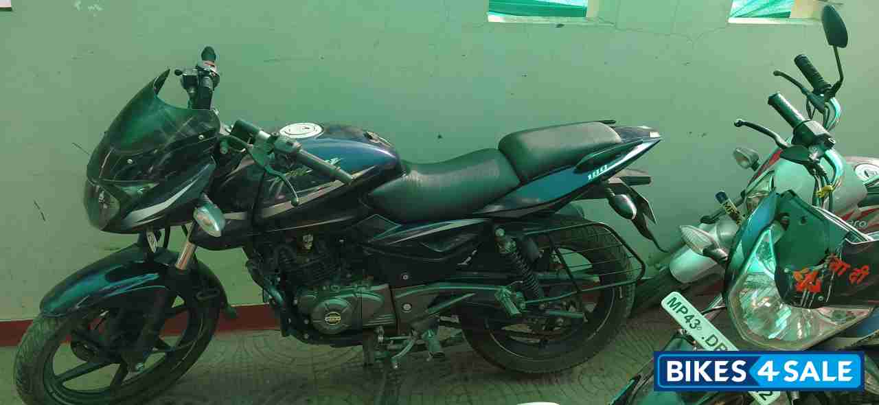 Blue Bajaj Pulsar 180 DTSi Blue Bajaj Pulsar 180 DTSi