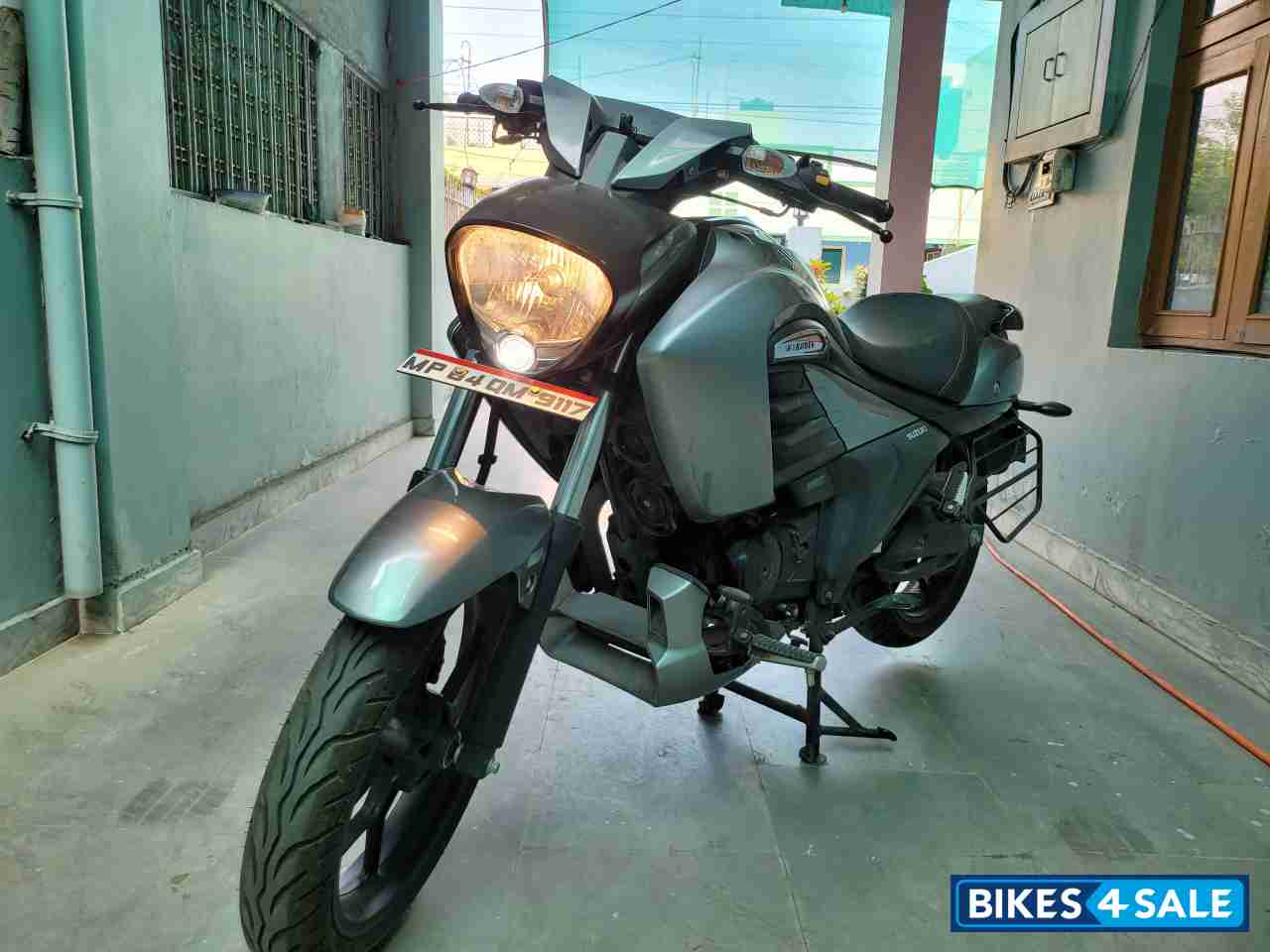 Grey Suzuki Intruder 150