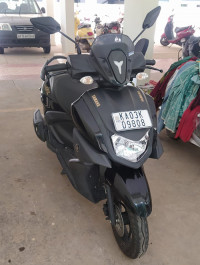 Black Yamaha  RAY ZR 125