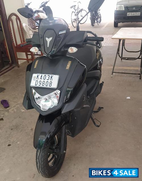 Black Yamaha  RAY ZR 125