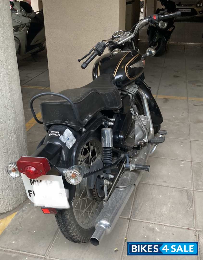 Black Royal Enfield Bullet Standard 350