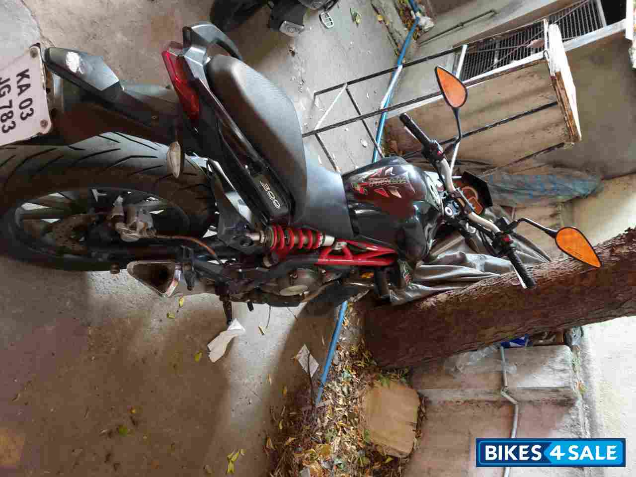 Black Benelli TNT 300 Black Benelli TNT 300