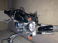 Black Royal Enfield Thunderbird 350