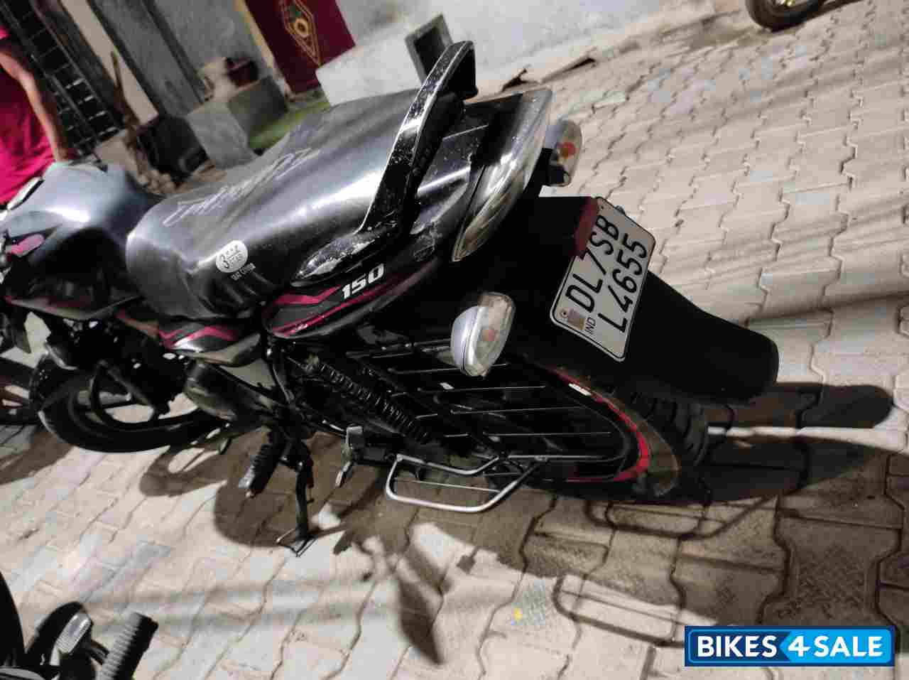 Black & Purple Bajaj Discover DTSi 150 Black & Purple Bajaj Discover DTSi 150